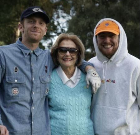   Miller McCormick mit seiner Mutter Karen und dem verstorbenen Bruder und Sänger Mac Miller