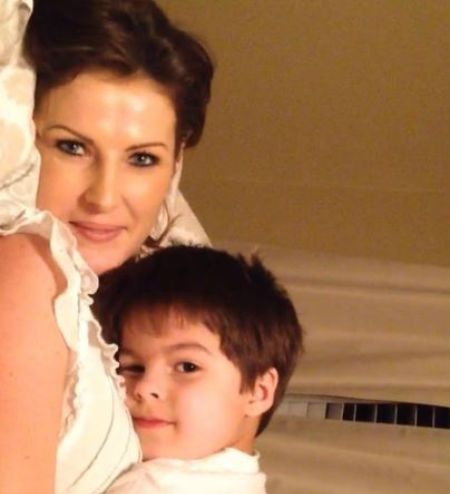   Schauspieler und Social-Media-Star Enzo Lopez mit seiner Mutter sowie Social-Media-Star Sheri Easterling.