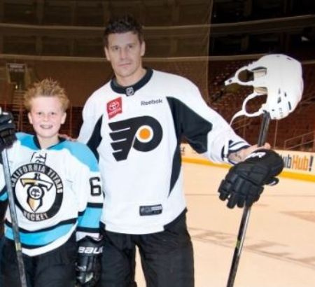   Angel-Schauspieler David Boreanaz mit seinem Sohn und ehemaligen Eishockeyspieler Jaden Rayne Boreanaz.